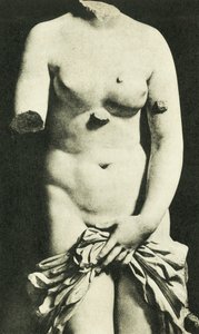 Museum, De Syracusaanse Venus, 3de eeuw voor Christus Credesis (z/w foto) door Italian Photographer