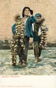 Jonge knoflookverkopers, Napels door Italian Photographer