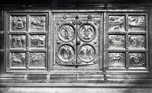 Achterkant van het Wulvinius-altaar, geschonken door Angilberto II in 835 door Italian School