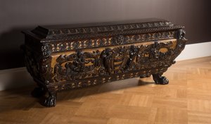 Cassone (gesneden en verguld walnoot)