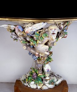 Console van zacht porselein in de vervaardiging van Capodimonte door Italian School