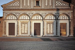 Detail van de gevel van de kerk door Italian School