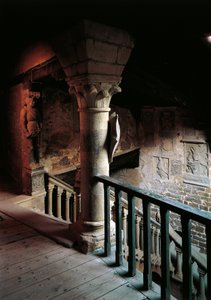 Binnenaanzicht van het kasteel van de Graven Guidi of Palazzo pretorio door Italian School