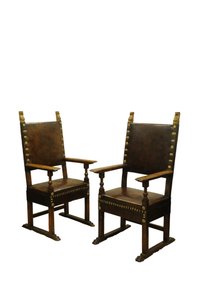 Paar walnoten lederen troonstoelen, Italië ca. 1660