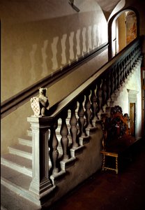 Uitzicht op de trappen van het Stadhuis (Palazzo degli Anziani)