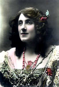 Julia Neilson 1868-1957 door J Beagles and Co.