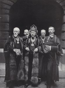 Verkiezingsdag in Girdlers Hall, het Kronen van de Meester door J. Benjamin Stone