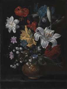 Steengoed pot met bloemen