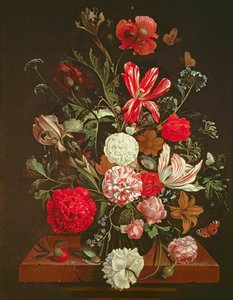 Een stilleven van bloemen in een glazen vaas, 17e eeuw