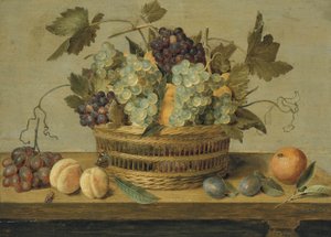 Nectarines en druiven in een mand op een tafel, met pruimen, sinaasappels, een vlinder en een kever