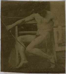 Studie van een mannelijk naaktmodel, zittend op een trapje door Jacques Lalaing (attributed to)