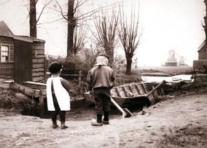 Kinderen, Laandam, Nederland, 1898