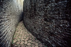 De ruïnes van Groot Zimbabwe werden gebouwd tussen 1250 n.Chr. door James L Stanfield