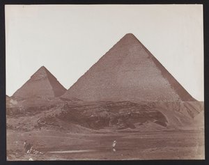 Egypte. Gizeh. Piramiden van Cheops en Chefren door James Robertson