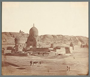 Egypte. Caïro. De Zuidelijke Necropolis. Op de voorgrond het mausoleum van Sudun (1504), op de achtergrond op het plateau van Mukattam de Al-Djujusji-moskee door James Robertson