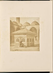 [Fontein op de binnenplaats van de Sülemaniye Moskee]. door James Robertson