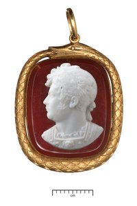 George IV kroning, gouden hanger, ca. 1821 (goud & glas)