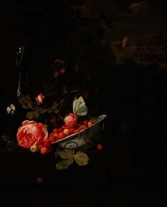 Stilleven van Wilde Aardbeien, een Roos en een Glazen Fles, 1690