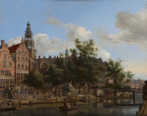 Uitzicht op Oudezijds Voorburgwal met de Oude Kerk in Amsterdam