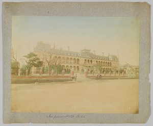 Imperial Hotel, Tokyo, Japan (handgekleurde zwart-wit foto)