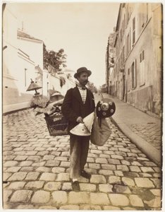 Marchand abat-jours door Jean Eugène Auguste Atget