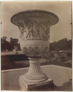 Versailles, Vaas door Jean Eugène Auguste Atget