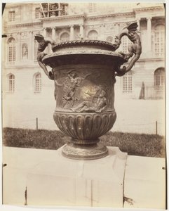 Versailles, vaas van Ballin door Jean Eugène Auguste Atget