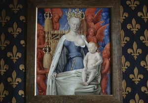 zicht op het schilderij Madonna omringd door serafijnen en cherubijnen in het kasteel van Loches, Frankrijk (foto) door Jean Fouquet