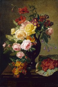 Rozen, klaprozen, muurbloemen in een vaas met frambozen door Jean Pierre Lays