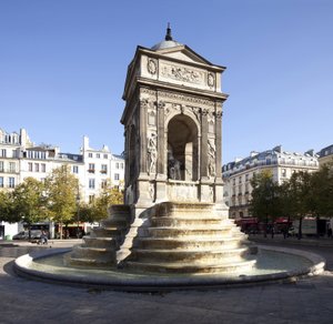 Uitzicht op de Fontaine des Innocents, in renaissancestijl, monumentale fontein gebouwd in 1549 onder het bewind van Hendrik II