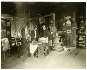 Van links naar rechts: Cullen Yates - verborgen - Walter Dean