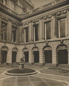 Binnenplaats van de Drapers Hall in Throgmorton Street, c1935