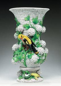 Meissen Schneeballen vaas, midden tot laat 19e eeuw door Johann Joachim (after) Kändler