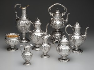 Waterketel op standaard, koffiepot, chocoladekan, afvalkom, suikerkom, melkkan, roomkan en kruiken, c.1851 door John Chandler Moore