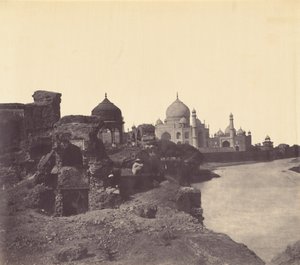 Taj Mahal vanuit het oosten,c. 1858-1862 (foto) door John Murray