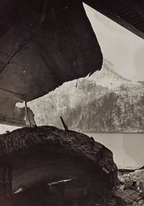 Album "Meine weltkriegs - Erinnerungen South-West Front (Karinthië, Italië, Zuid-Tirol) 31/03/1915-12/11/1918 - Josef Zohles Wien": puin van een fabriek door Josef Zohles