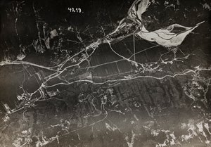 Album "Meine weltkriegs - Erinnerungen South-West Front (Carinthia, Italië, South Tyrol) 31/03/1915-12/11/1918 - Josef Zohles Wien": luchtfoto van de Italiaanse t door Josef Zohles