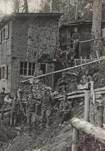 Album "Meine weltkriegs - Erinnerungen Zuidwestfront (Karinthië, Italië, Zuid-Tirol) 31/03/1915-12/11/1918 - Josef Zohles Wien": militair kamp