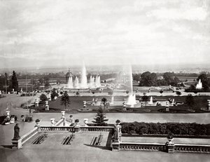 Het Crystal Palace in Londen: terrassen en fonteinen, c.1870