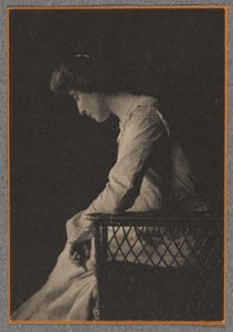 [Portret van Mercedes de Cordoba]. door Joseph Turner Keiley