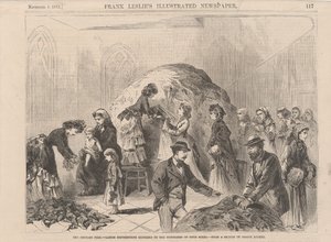 De Chicago Brand: dames delen kleding uit aan lijders van beide geslachten, illustratie uit Frank Leslie