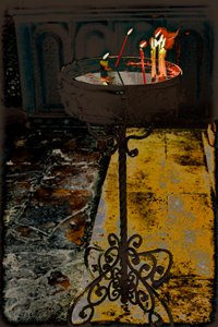 Devotiekaarsen; uit de serie Kerk van het Heilig Graf, 2016 (foto)