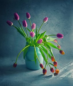 Levendige, hangende tulpen door Judy Tseng