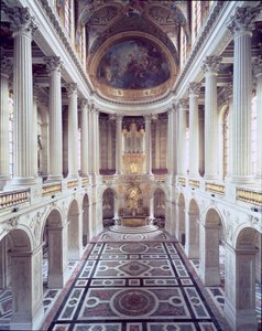 Interieur van de kapel, begonnen in 1699 en voltooid door Robert de Cotte in 1710 door Jules Hardouin Mansart