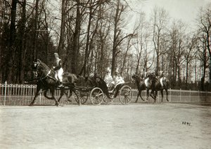 Tsaar Nicolaas II en Tsarina Alexandra Fjodorovna van Rusland in een koets