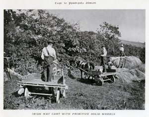 Ierse hooiwagen met primitieve massieve wielen (zwart-wit foto) door Karl Karlovich Piratsky