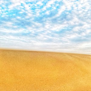 Surrealistisch woestijnstrand II
