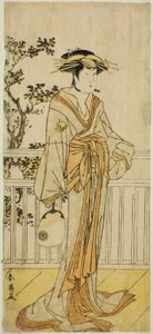 De acteur Iwai Hanshiro IV als Okumi van de Mieido Fan Shop () in het toneelstuk Sanjuk-koku Yobune no Hajimari (), opgevoerd in het Ichimura Theater () in de vijfde maand, 1789 ()
