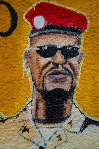 Straatkunstportret van Mamadi Doumbouya, Conakry, 2019