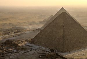 Oude Rijk van Egypte; Gizeh piramide scenic; Gizeh; Egypte; luchtfoto